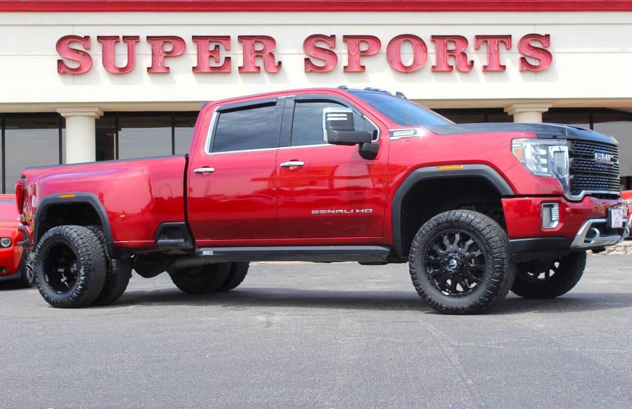 2020 GMC Sierra 4WD Crew Cab Long Box DRW Denali's photo