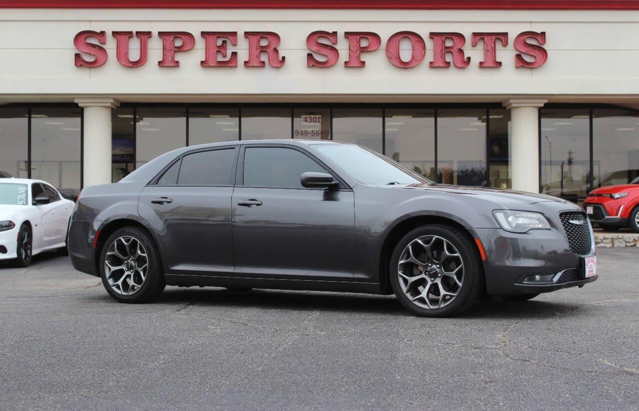 2017 Chrysler 300 S's photo